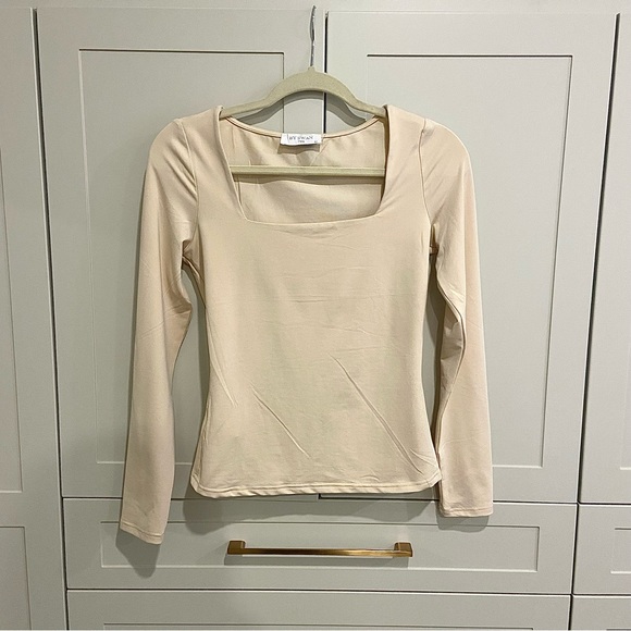 Fitted square neck long sleeve top NWT, in cream colour. - Picture 6 of 6